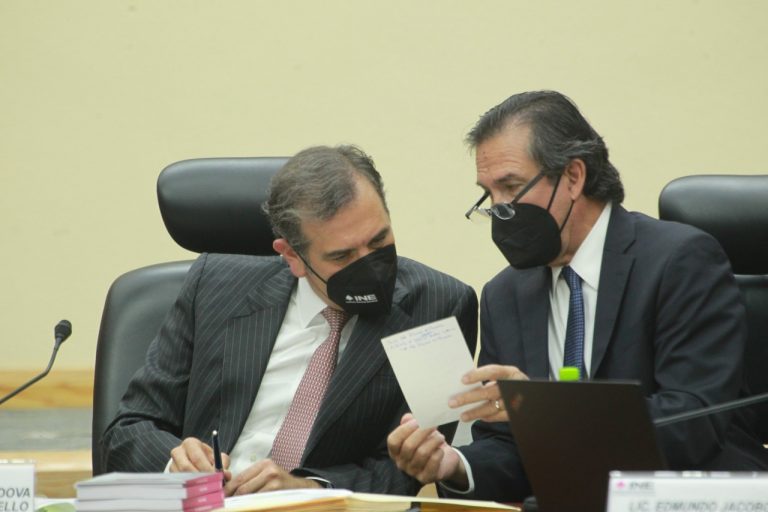 Lorenzo Córdova Vianello Consejero Presidente y Edmundo Jacobo Molina, Secretario Ejecutivo.