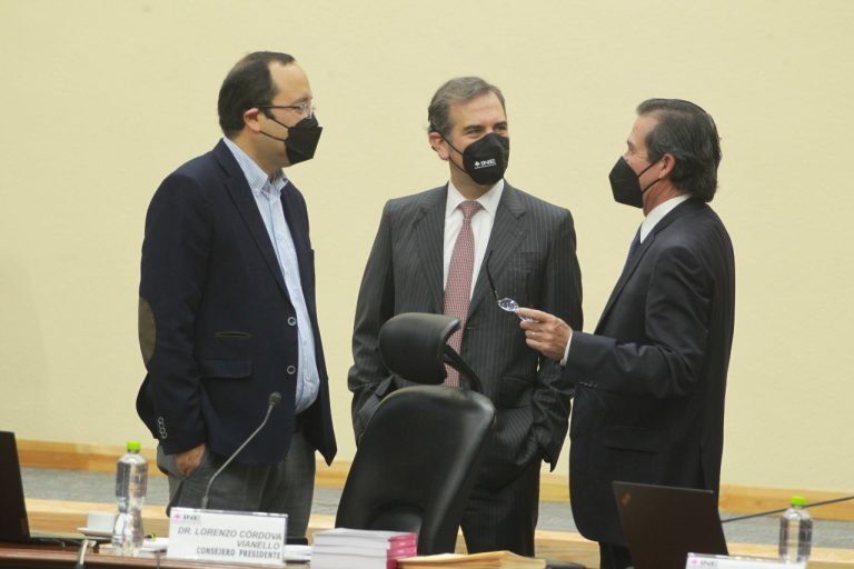 Ciro Murayama Rendon Consejero Electoral, Lorenzo Córdova Vianello Consejero Presidente y Edmundo Jacobo Molina, Secretario Ejecutivo.