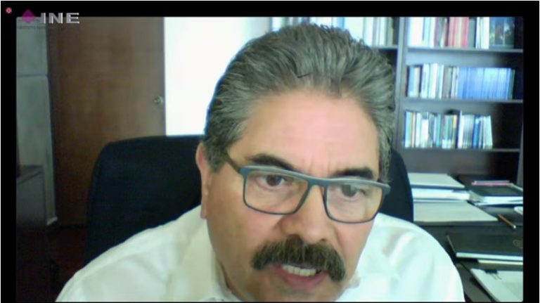 Víctor Alejandro Espinoza Valle, Profesor-investigador del Colegio de la Frontera Norte.