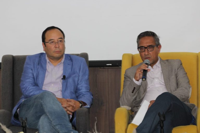 Ciro Murayama Rendón, Consejero Electoral del INE y Rubén Álvarez Mendiola Coordinador Nacional de Comunicación Social.