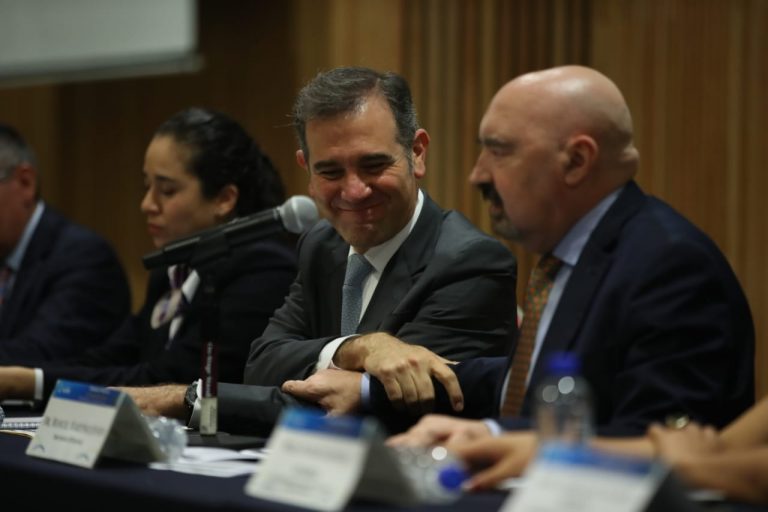 Conferencia Magistral dictada por el Dr. Lorenzo Córdova Vianello Consejero Presidente del INE en la Facultad de Estudios Superiores (FES) Acatlán.