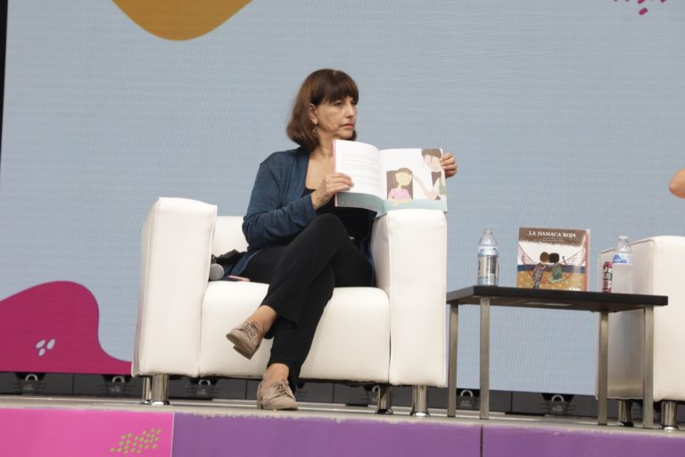Teresa Vicencio,  Coordinadora de la Colección Árbol que edita el INE.