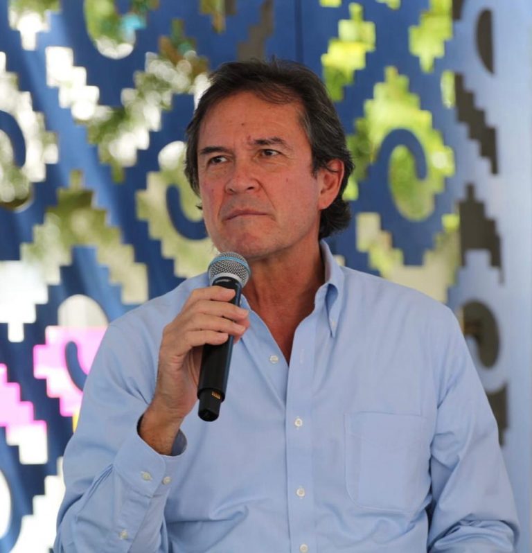 Participación de Edmundo Jacobo Molina Secretario Ejecutivo del INE en la Feria del Libro en Español y el Festival Literario LéaLA.