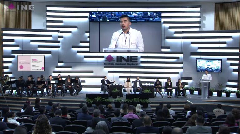 León Arango Olmos, Ganador de la categoría A