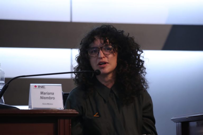 Mariana Niembro, Aúna México.