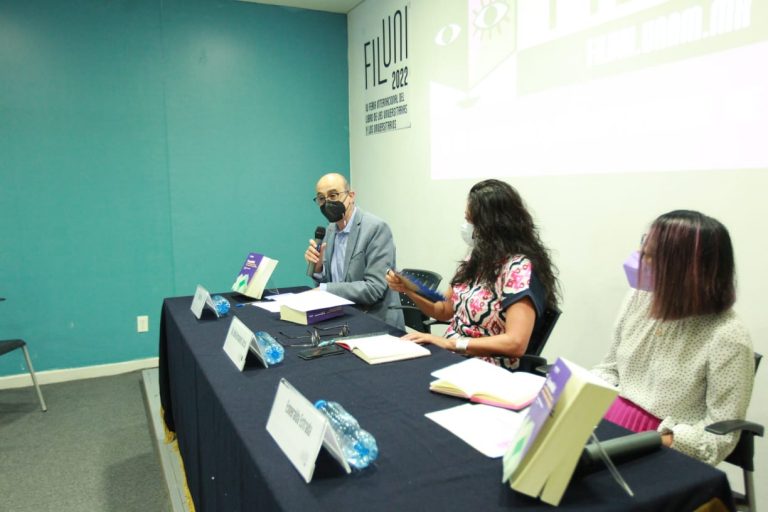 Presentación del libro "La paridad, una realidad aún por construir en los congresos locales de México" en el marco de la Feria Internacional del libro de las Universitarias y Universitarios 2022.