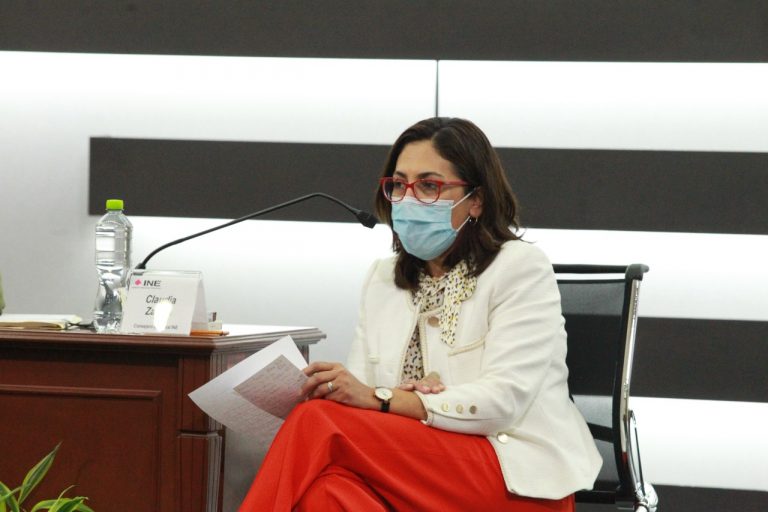 Claudia Zavala Pérez, Consejera Electoral del INE y Presidenta de la Comisión Temporal del Voto de las mexicanas y los mexicanos residentes en el extranjero.