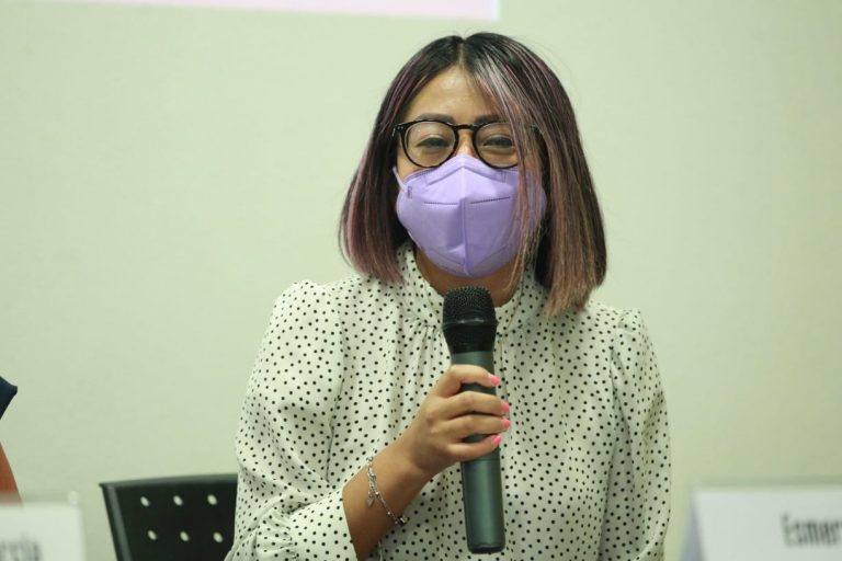 Esmeralda Estrada Pérez, moderadora.