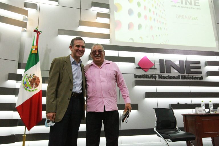 Lorenzo Córdova Vianello, Consejero Presidente del INE y Armando Vázquez Ramos, Presidente de The California Mexico Study Center.