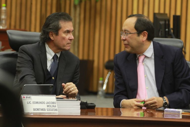 Edmundo Jacobo Molina Secretario Ejecutivo y Ciro Murayama Rendón Consejero Electoral del INE.