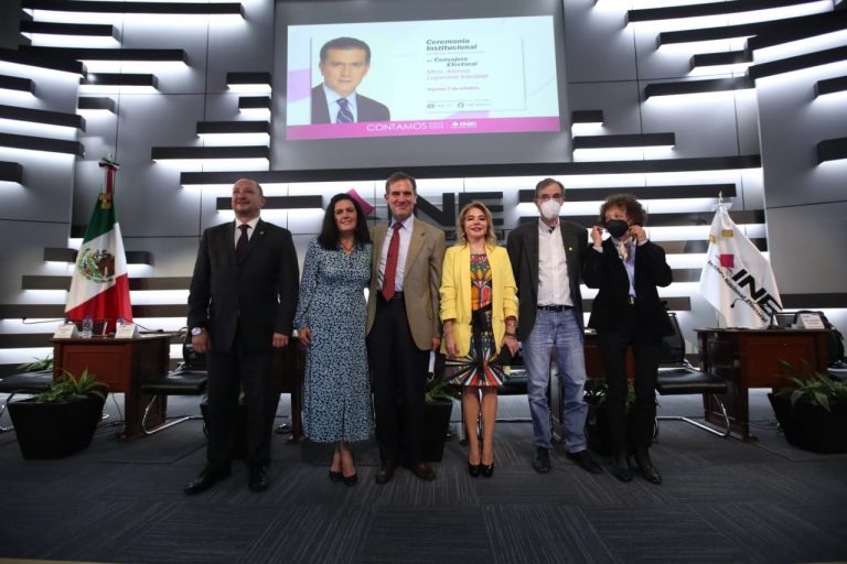 Ceremonia Institucional con motivo del Décimo Aniversario Luctuoso, Maestro Alonso Lujambio Irázabal.