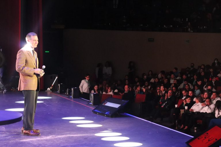 Lorenzo Córdova Vianello, Consejero Presdiente del INE en la Conferencia "Evolución y desafios de la democracia mexicana"