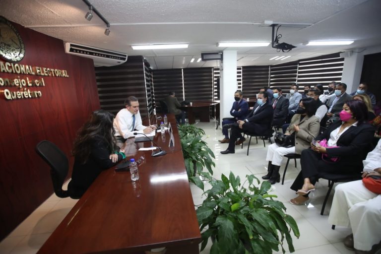 Reunión en el Consejo Local de Querétaro.