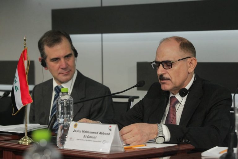 Jasim Mohammed Abbood Al-Omari Magistrado Presidente de la Suprema Corte Federal de Justicia de Iraq y Lorenzo Córdova Vianello Consejero Presidente del INE.