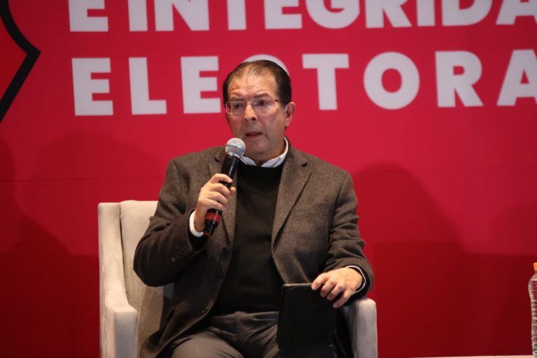 Roberto Zamarripa, Reforma.