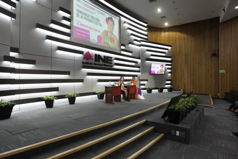 Conferencia Magistral Especial: Democracia e inclusión de las personas LGBTTTIQ+.