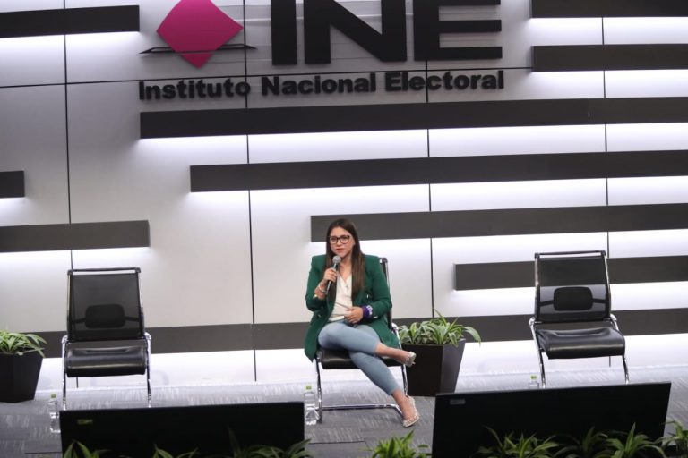 Olimpia Coral Melo Cruz, Conferencista.