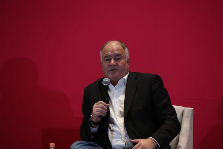 Héctor de Mauleón, El Universal.