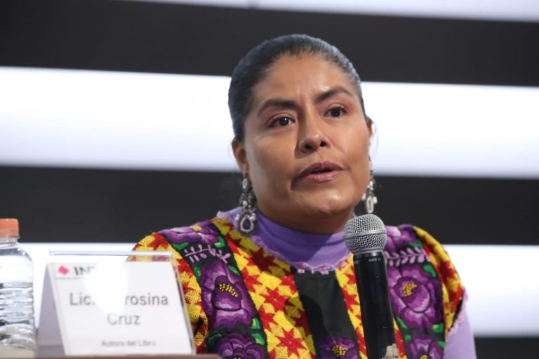 Eufrosina Cruz, Autora del libro.