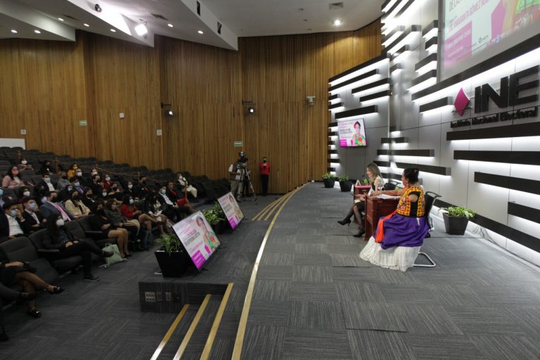 Conferencia Magistral Especial: Democracia e inclusión de las personas LGBTTTIQ+.