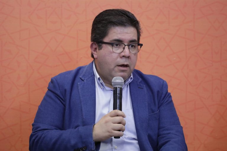 Marco Antonio Zavala, Moderador.