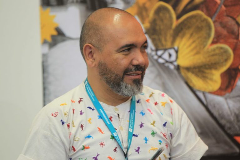 Memo Platilina, Autor.