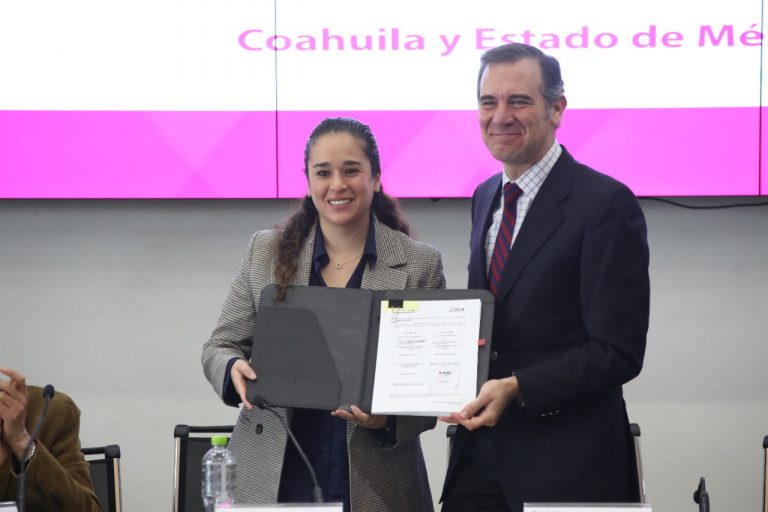 Lorenzo Córdova Vianello, Consejero Presidente del INE y Amalia Pulido Consejera Presidenta del OPL del Estado de México.
