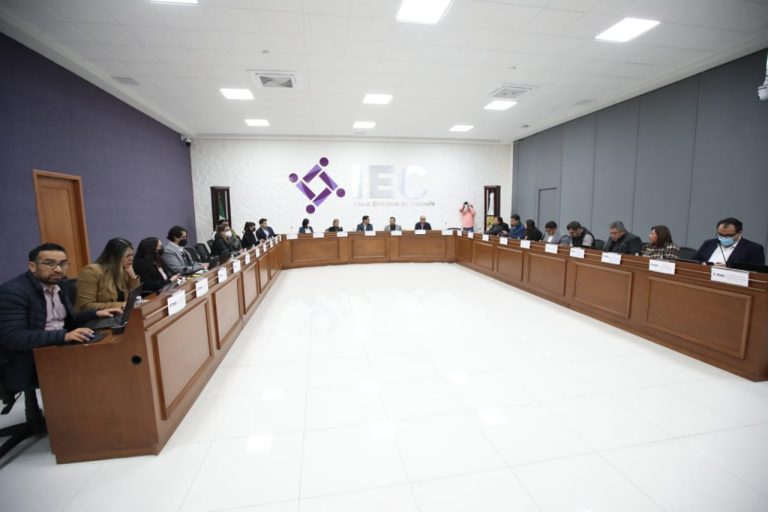 Reunión con el Consejo del Instituto Electoral de Coahuila.