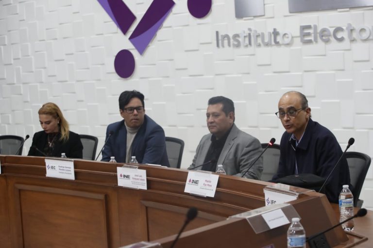 Reunión con el Consejo del Instituto Electoral de Coahuila.