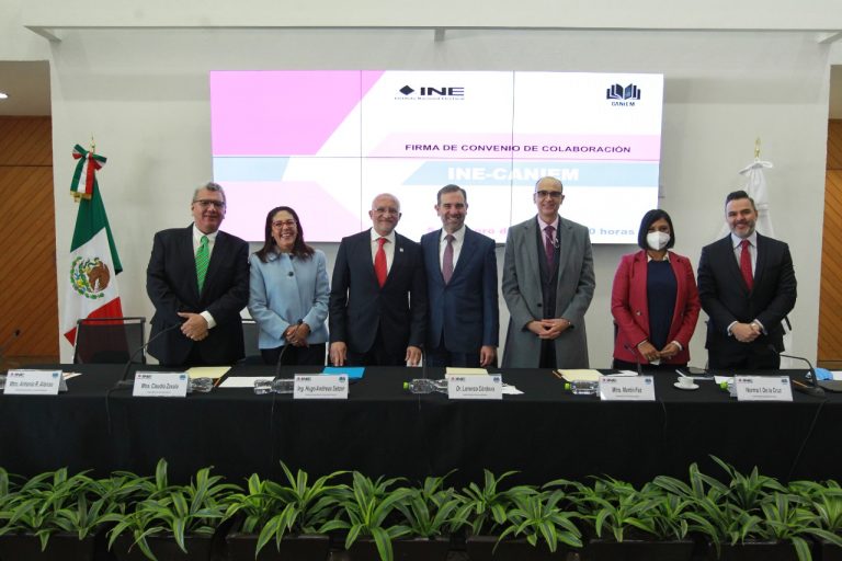 Firma de Convenio de Colaboración entre el INE y la CANIEM.
