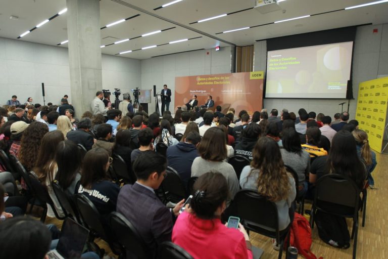 Conferencia “Retos y Desafíos de las Autoridades Electorales”.
