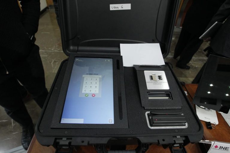 Inauguración: Exposición tecnología aplicada para Procesos Electorales y de Participación Ciudadana.