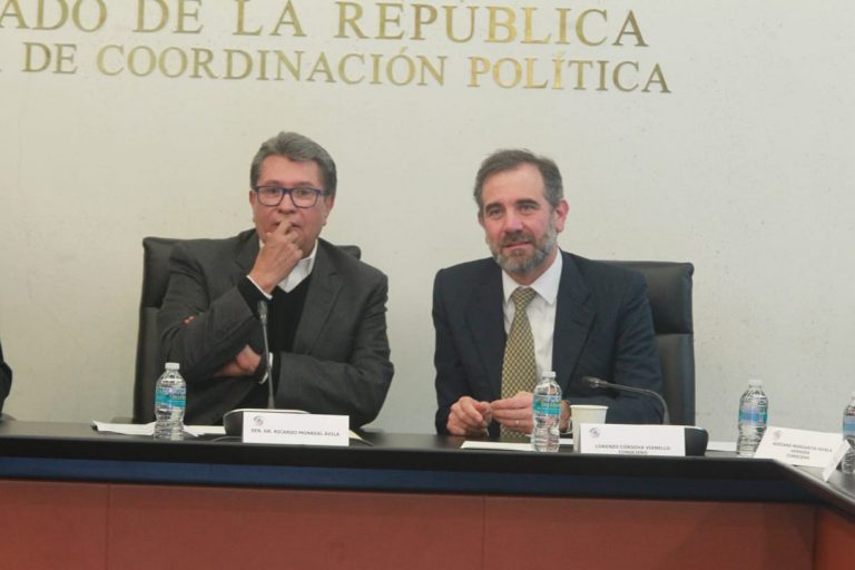 Ricardo Monreal Ávila Presidente de la Junta de Coordinación Política (JUCOPO)  del Senado y Lorenzo Córdova Vianello, Consejero Presidente del INE.