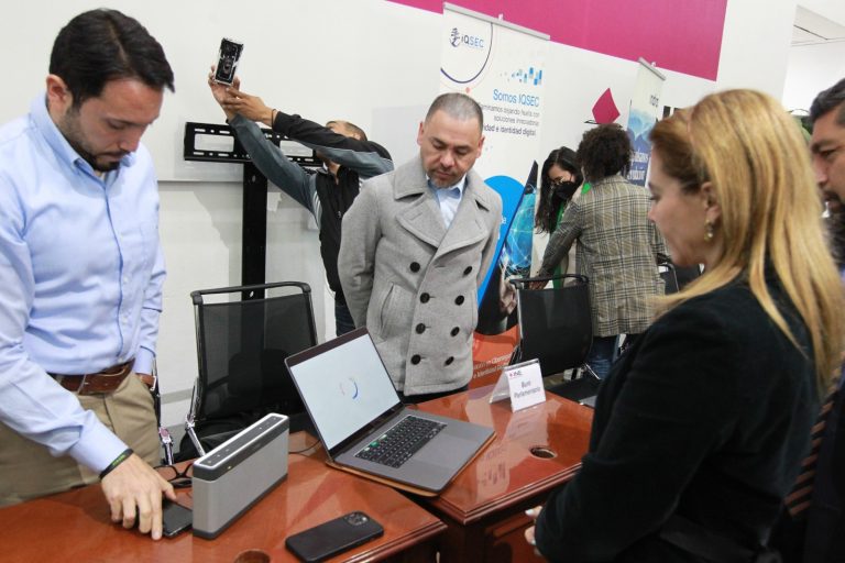 Inauguración: Exposición tecnología aplicada para Procesos Electorales y de Participación Ciudadana.