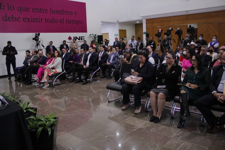 Firma de convenio de colaboración INE-PRI,  para utilizar la aplicación digital remota de afiliación de militante