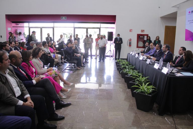 Firma de convenio de colaboración INE-PRI,  para utilizar la aplicación digital remota de afiliación de militante