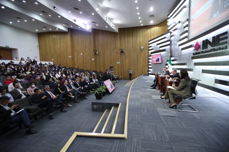 Conferencia Magistral Estacional de Primavera 2023 “Declive y Erosión de la Democracia”