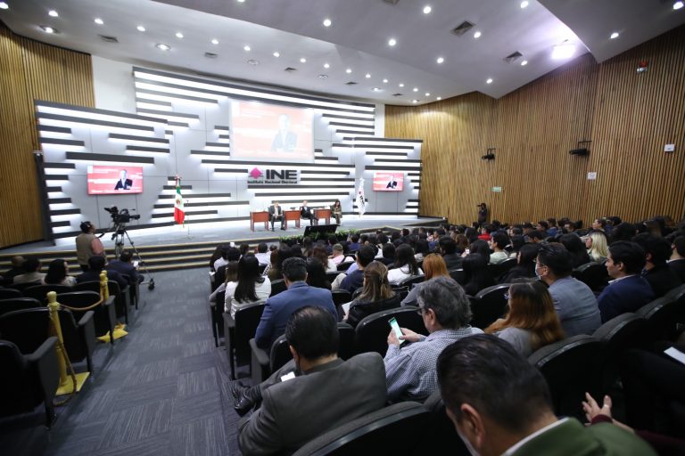 Conferencia Magistral Estacional de Primavera 2023 “Declive y Erosión de la Democracia”