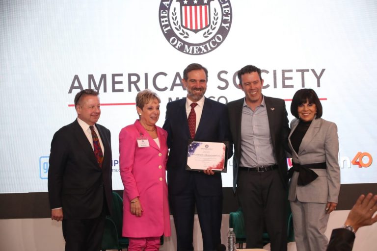 Encuentro con miembros de la Americana Society of Mexico.