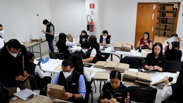 Integración de los Sobres Paquete Electoral de Seguridad para voto anticipado y en prisión preventiva para la elección de gubernaturas del Estado de México