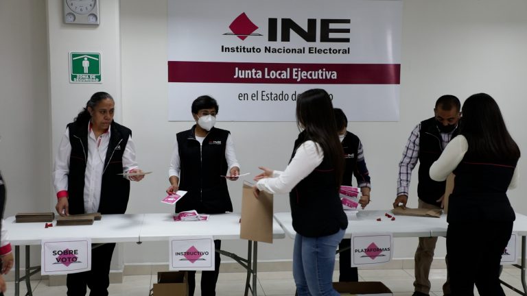 Integración de los Sobres Paquete Electoral de Seguridad para voto anticipado y en prisión preventiva para la elección de gubernaturas del Estado de México