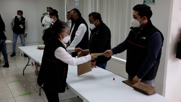 Integración de los Sobres Paquete Electoral de Seguridad para voto anticipado y en prisión preventiva para la elección de gubernaturas del Estado de México