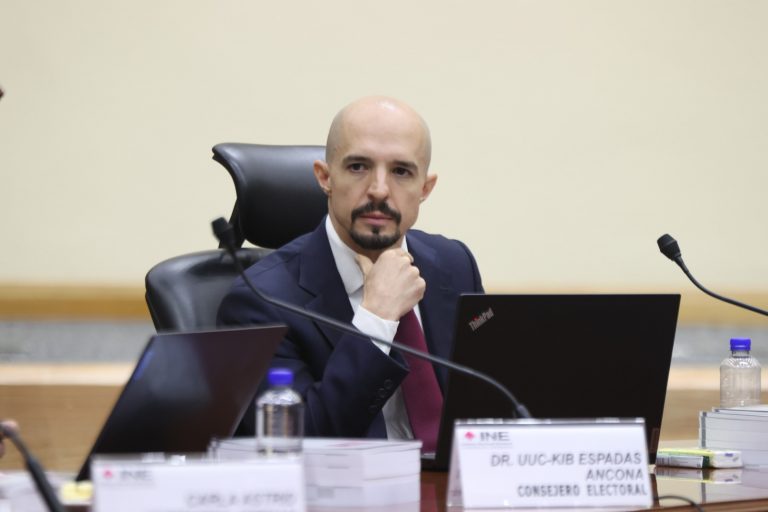 Arturo Castillo Loza, Consejero Electoral.