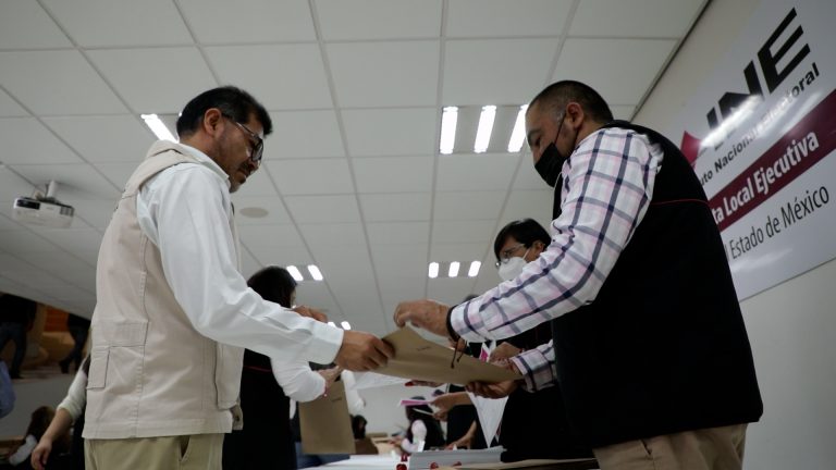 Integración de los Sobres Paquete Electoral de Seguridad para voto anticipado y en prisión preventiva para la elección de gubernaturas del Estado de México