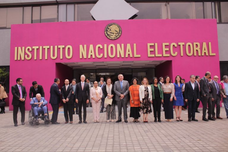 Reunión para implementar acciones que fortalezcan a las instituciones democráticas en los Procesos electorales en el Estado de México y Coahuila.