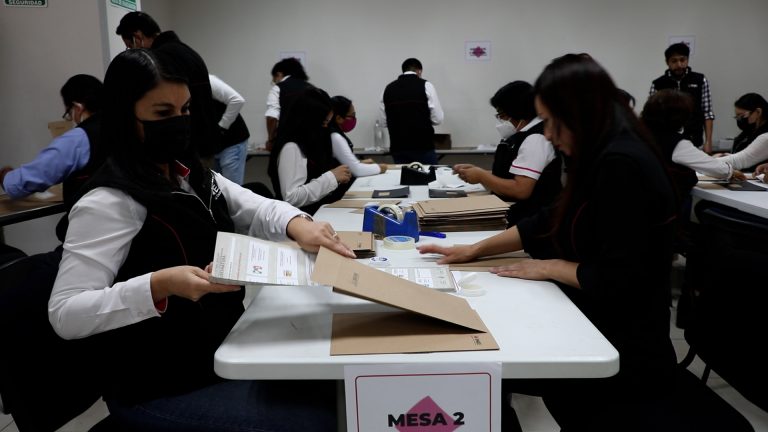 Integración de los Sobres Paquete Electoral de Seguridad para voto anticipado y en prisión preventiva para la elección de gubernaturas del Estado de México