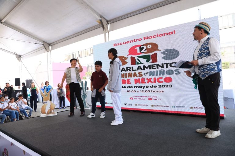 María José  Ferruzca Rangel (Querétaro) y Edgar Fernando Rodríguez Arredondo (Sinaloa) Presidenta y Vicepresidente de la Mesa Directiva.