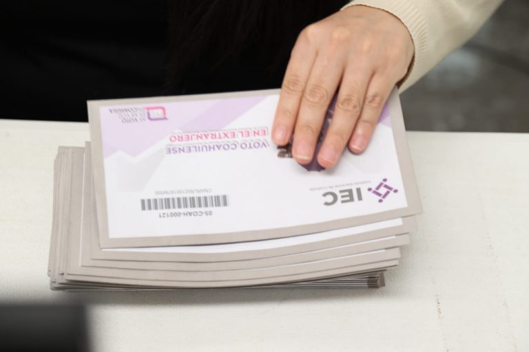 Integración de paquetes electorales para voto postal de Coahuilenses y mexiquense en el extranjero.