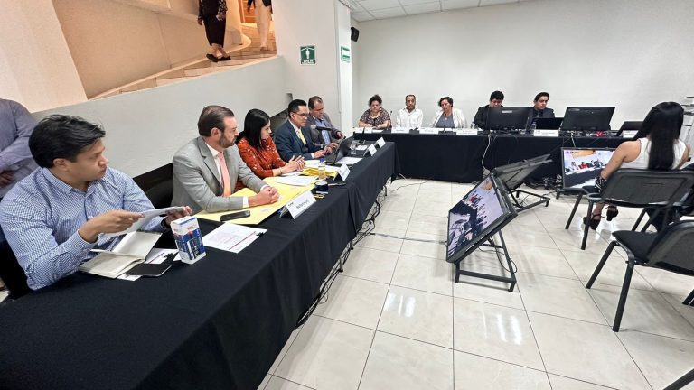 Preparación de las mesas, conteo de votos en el extranjero por internet de los estado de Coahuila y Estado de México