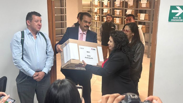 Preparación de las mesas, conteo de votos en el extranjero por internet de los estado de Coahuila y Estado de México
